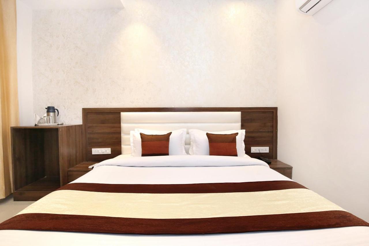 Oyo 11680 Hotel Grand Star Αμριτσάρ Εξωτερικό φωτογραφία
